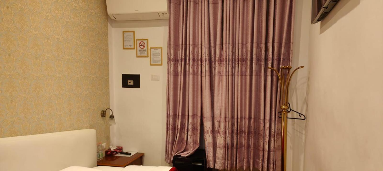 House Fenicia Affittacamere Roma